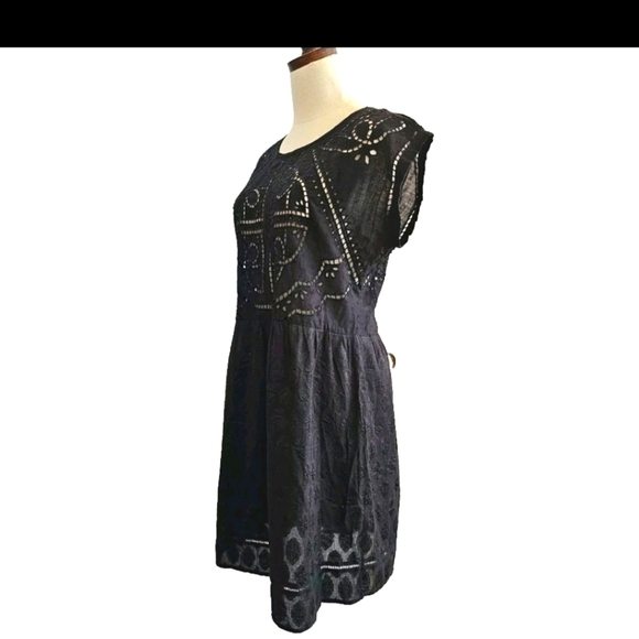 ANTHROPOLOGIE LBD Vanessa Virginia Small Embroidered Cutwork Black Eyelet Dress - Picture 4 of 14
